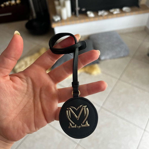 Butterfly belt like new with 2 gifts Love Moschino keychain and strap