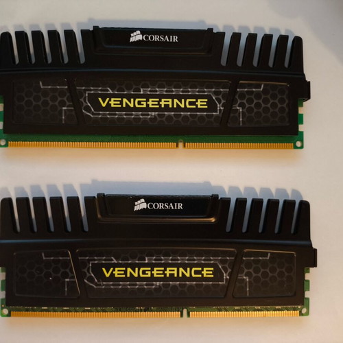 DDR3 RAM Corsair Vengeance 8GB like new, 1600MHz speed