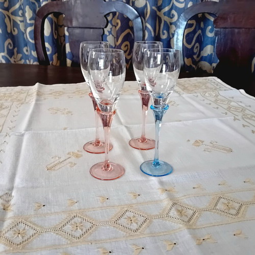 Set of four vintage stemmed glasses in blue and salmon shades like new