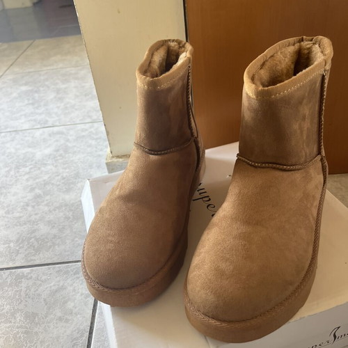 Women's boots size 39 with warm fur lining, new, brown