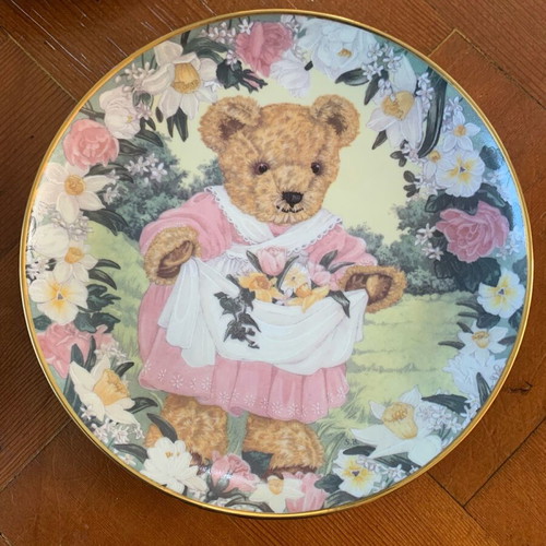 Franklin Mint Heirloom limited edition plates set of 3, like new, bone china