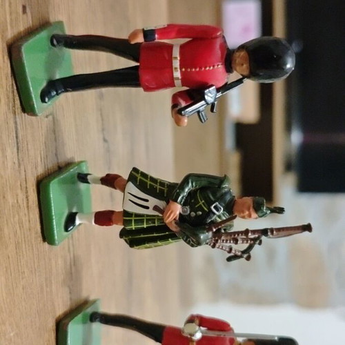 W. Britain metal miniature set
