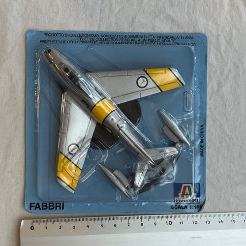 North American F-86 Sabre airplane kit Italeri 1:100 new