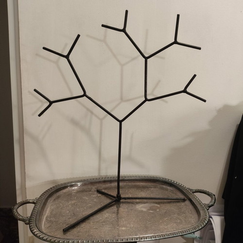 Metal tree like new, black