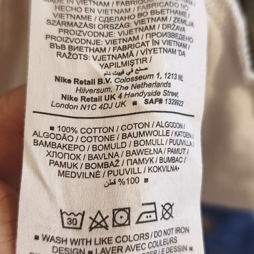 Nike men's mako t-shirt size large, like new, white with print