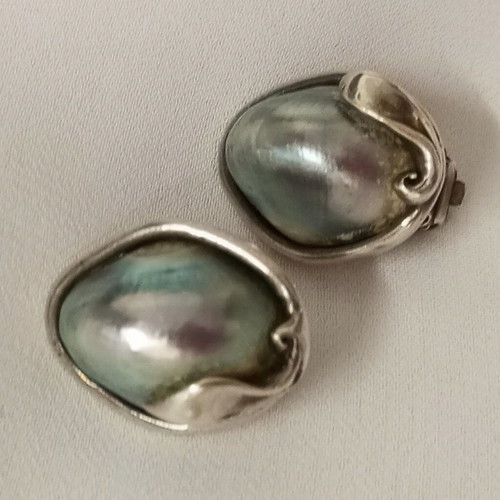 Silver 925 earrings with Nautilus shell pearly in excellent condition