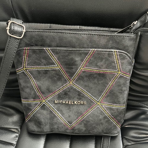 Michael Kors shoulder bag like new, black with gray shade