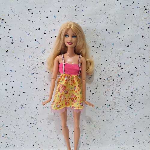 Barbie Fashionistas Swappin' Styles Cutie 2009 like new, incomplete