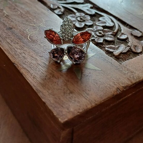 Rings new with multicolored stones, sold together