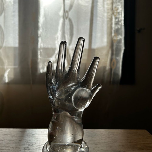 Decorative glass hand like new, ideal for rings
