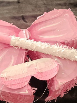 Πινιάτα φιόγκος καινούργιο