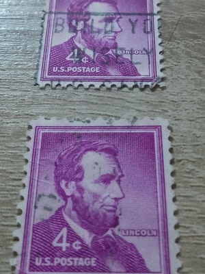 Pair of Abraham Lincoln 4c 1954 US stamps used, rare