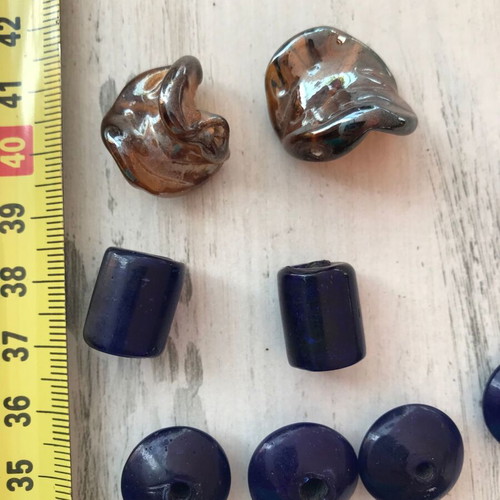 Glass beads 18 pieces dark blue and honey brown, like new