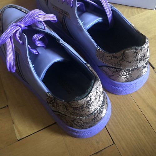 Sneakers new with purple ornaments, size 40
