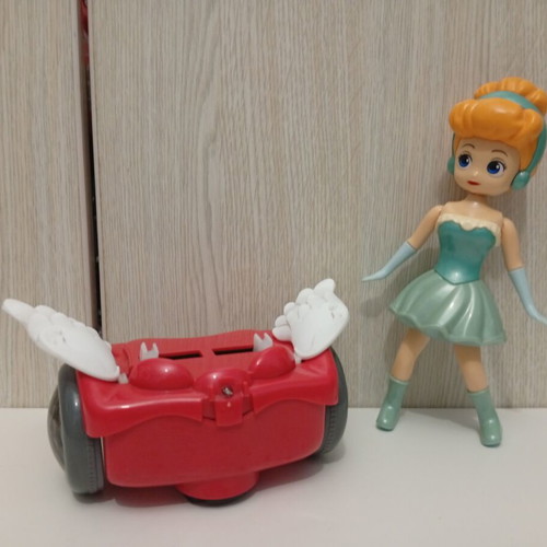 Electric Dancing Girl Ice Princess Balancing Skateboard Cinderella figure used
