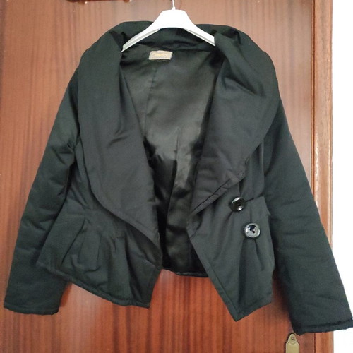 Short black Camelot jacket new, size M
