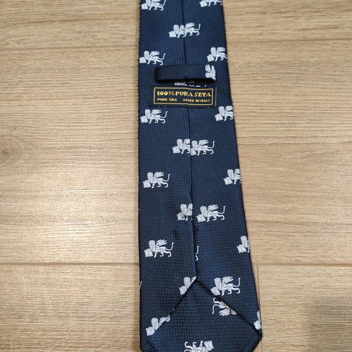 Italian silk tie like new, blue