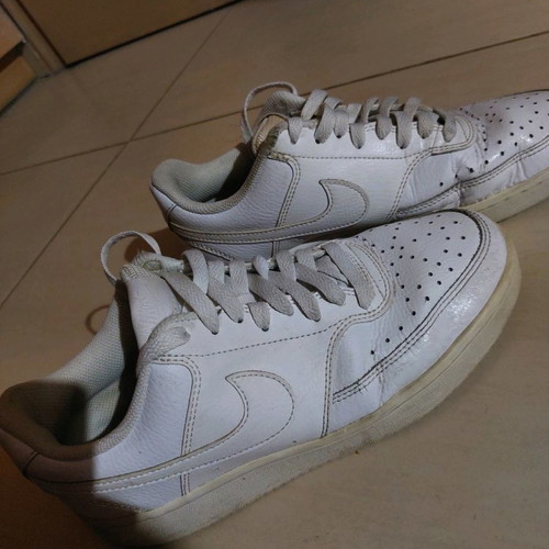 Nike women's athletic shoes used, white size 40