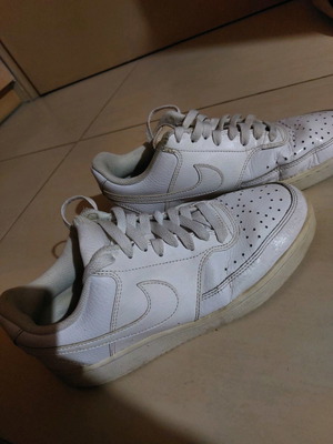 Nike women's athletic shoes used, white size 40