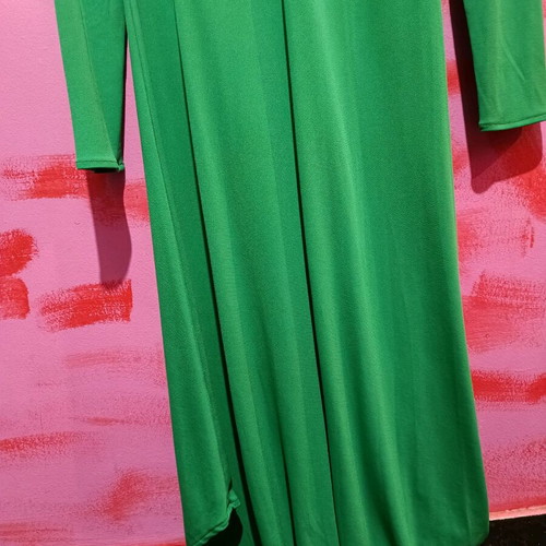 Zara maxi dress size M like new, green with unique hem pattern