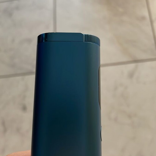 Glo Hyper Pro electronic cigarette, blue