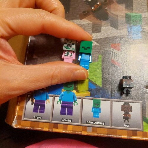 Lego Minecraft 21141 used, with 2 baby zombies, incomplete