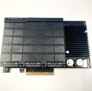 SSD 3.2TB PCIe εσωτερικός άψογος απίθανες ταχύτητες