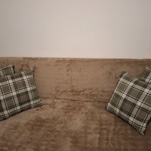 Sofa pillows like new, set of 4 with pillowcases