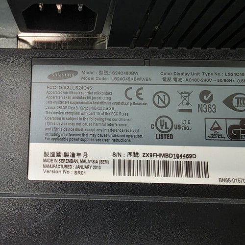 Samsung Monitor 24" Like New With Adjustable Height And Rotating Stand