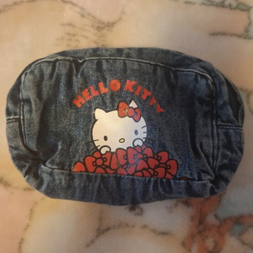Hello Kitty Pouch like new