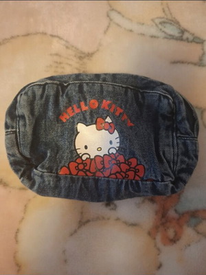 Hello Kitty νεσεσέρ σαν καινούργιο
