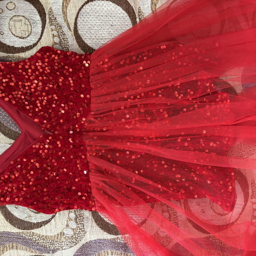 One-piece sequin bodysuit with tulle tail for 9-year-old girl like new, red