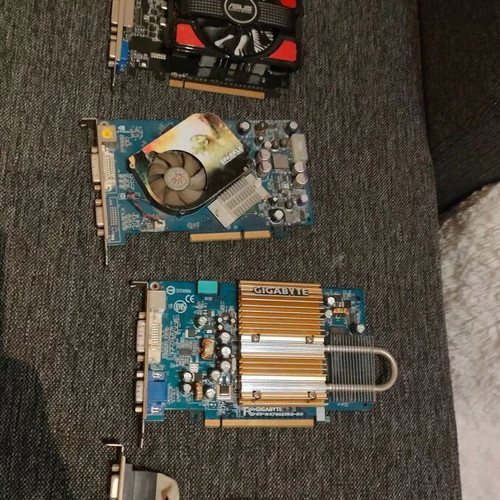 Radeon X600 Pro and Nvidia 6600GT graphics cards used, broken