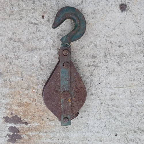 Vintage pulley block with hook, 4 inch