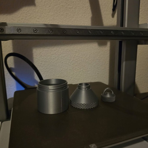 Protein transport container for shaker