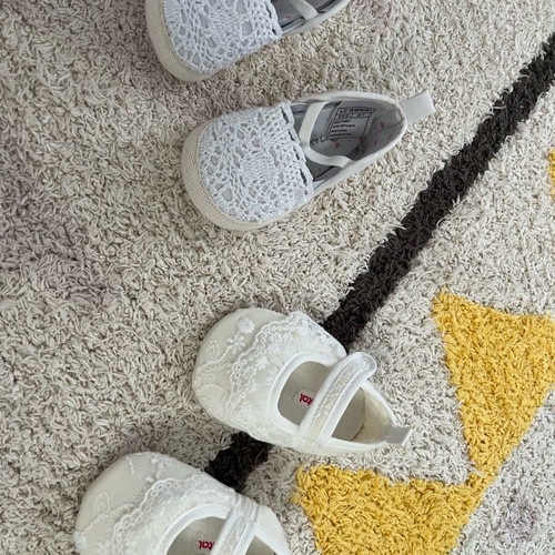 Baby shoes like new, sizes 17 & 18