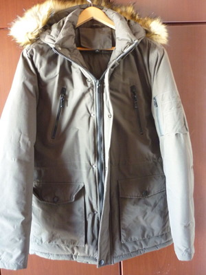 Men's parka jacket khaki like new Medium/Large with detachable hood