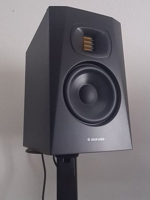 Adam Audio T5V студийни монитори като нови, активни тонколони