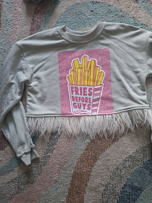 Crop sweatshirt grey with fries design and feathers new