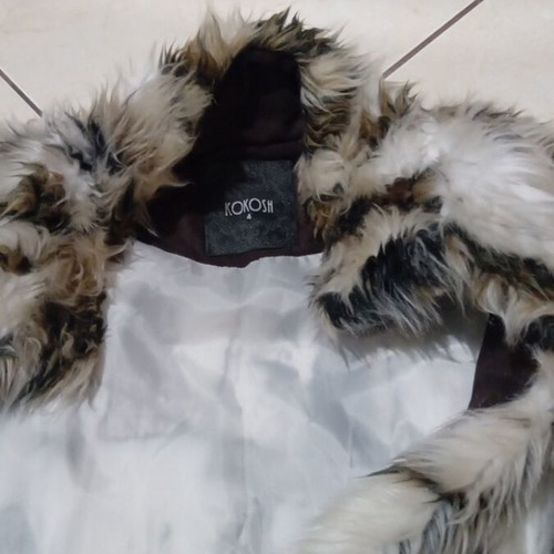 Fur vest size M like new