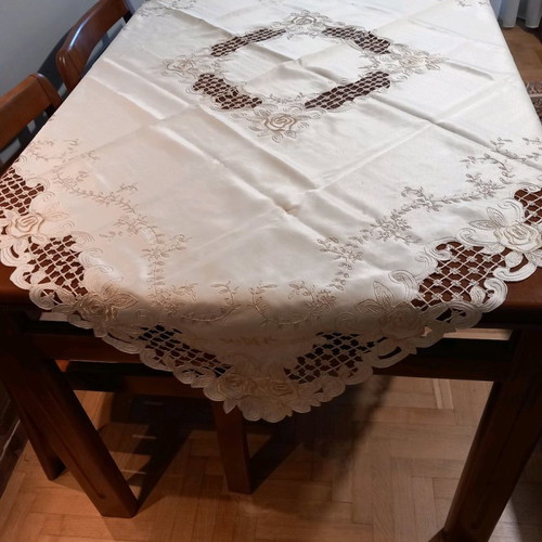 Satin tablecloth set large new, 5 pieces
