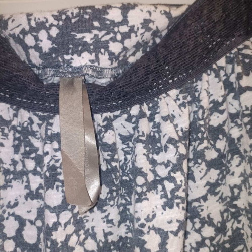 Women's short-sleeve blouse like new, size 2XL, white and gray