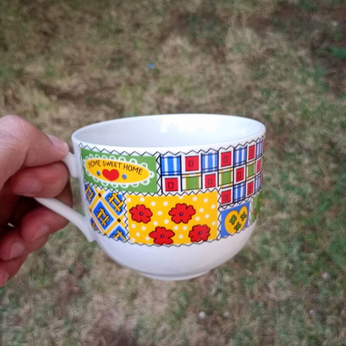 Porcelain mug used, no chips