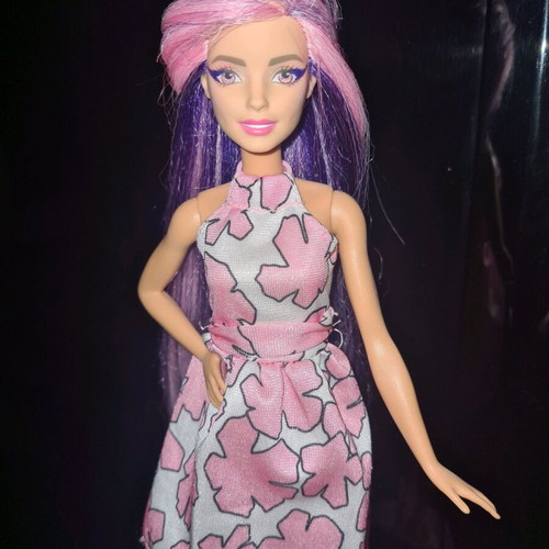 Barbie Fashionista with pink dress like -  20,00 - Vendora.cy