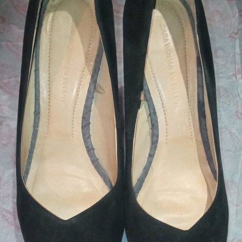 Peep Toe Zara like new, black suede leather with grey details, size 39