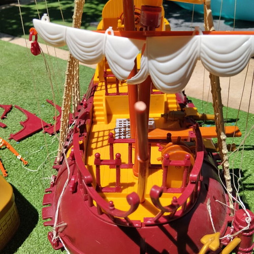 Disney Heroes 2004 Peter Pans Pirate Ship used set