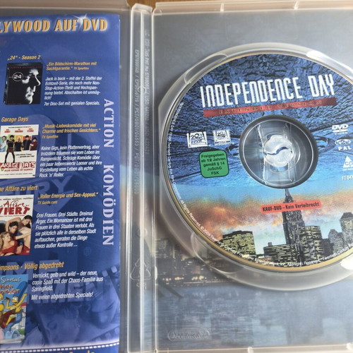 Independence Day Extended Version DVD like new, sci-fi adventure