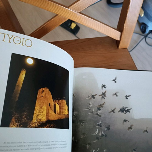 Castle photo album book like new, hardcover