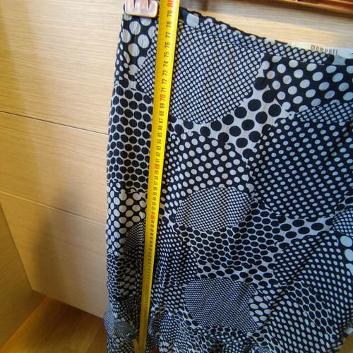 Italian black and white skirt with lining, like new