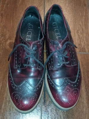 Δερμάτινα γυναικεία παπούτσια Oxford's μεταχειρισμένα, νούμερο 39, καφέ και κόκκινα